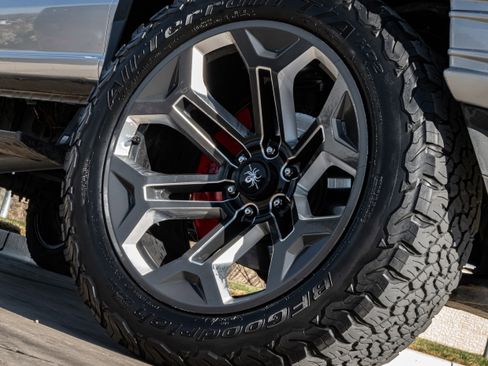 Used 2022 Ford F150 Lariat w/ Equipment Group 502A High image 10