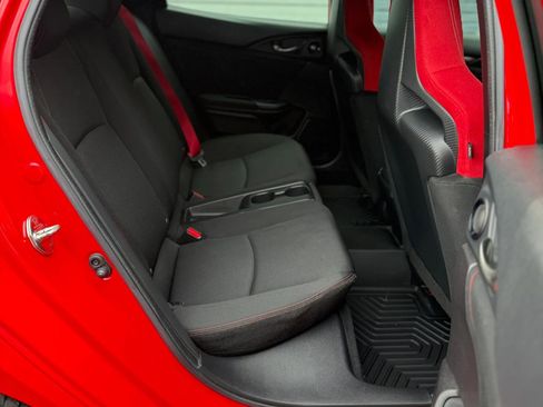 Used 2018 Honda Civic Type R image 9