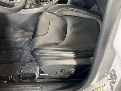 Used 2022 Jeep Cherokee Latitude Lux image 18