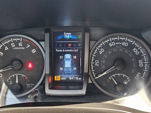 Used 2022 Toyota Tacoma TRD Off-Road AWD/4WD image 28