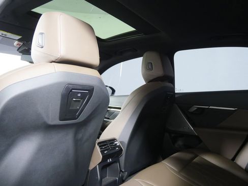 Certified 2024 BMW 530i w/ Convenience Package RWD image 16