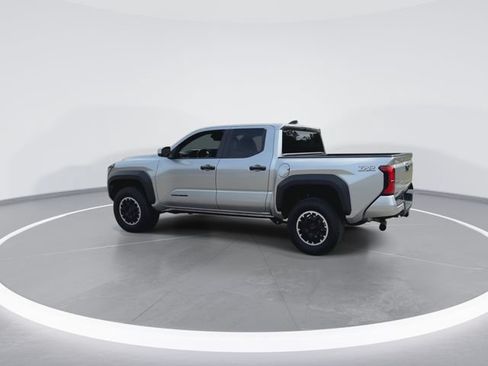 Used 2024 Toyota Tacoma TRD Off-Road AWD/4WD image 8