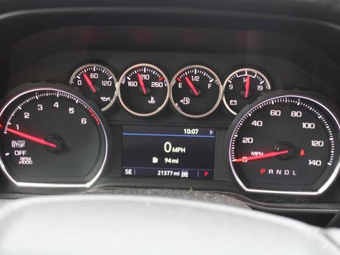 Used 2021 Chevrolet Silverado 1500 LT AWD/4WD image 9
