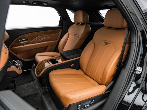 Used 2023 Bentley Bentayga Extended Wheelbase AWD/4WD image 87