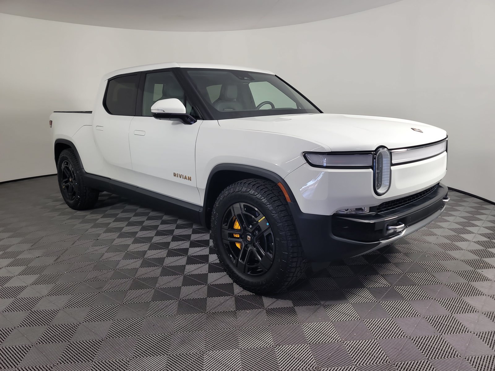 Used 2023 Rivian R1T Adventure Quad AWD/4WD image 7