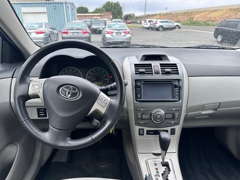 Used 2013 Toyota Corolla LE w/ Premium Complete Pkg FWD image 7