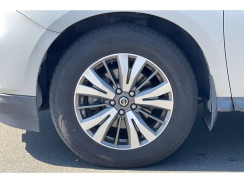Used 2017 Nissan Pathfinder SV w/ Cargo Package FWD image 10