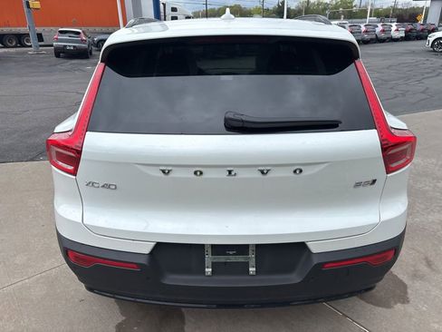 Certified 2026 Volvo XC40 B5 Plus AWD/4WD image 8