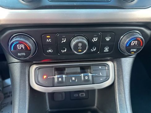 Used 2023 GMC Acadia Denali w/ Denali Ultimate Package image 17