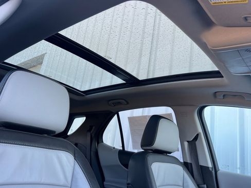 Used 2018 Chevrolet Equinox Premier image 14