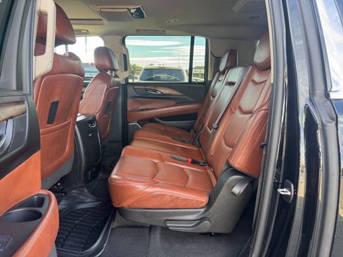 Used 2015 Cadillac Escalade ESV Luxury AWD/4WD image 11
