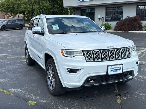 Used 2019 Jeep Grand Cherokee Overland AWD/4WD image 2