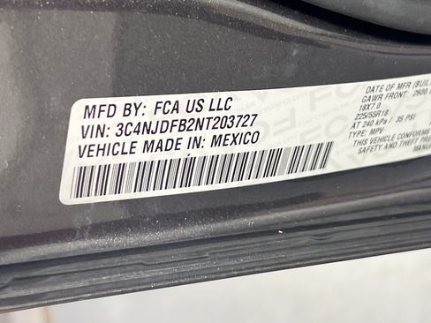 Used 2022 Jeep Compass Latitude AWD/4WD image 30