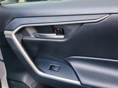 Used 2019 Toyota RAV4 XLE w/ Convenience Package image 39