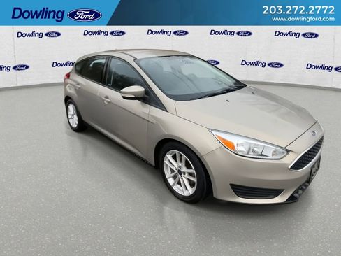 Used 2016 Ford Focus SE w/ SE Cold Weather Package image 6