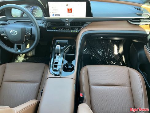 Certified 2026 Toyota Crown Signia AWD/4WD image 18