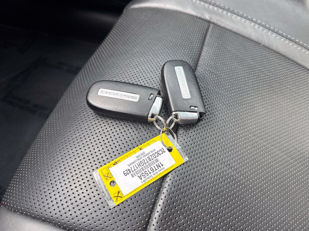 Used 2016 Dodge Challenger R/T Plus RWD image 9