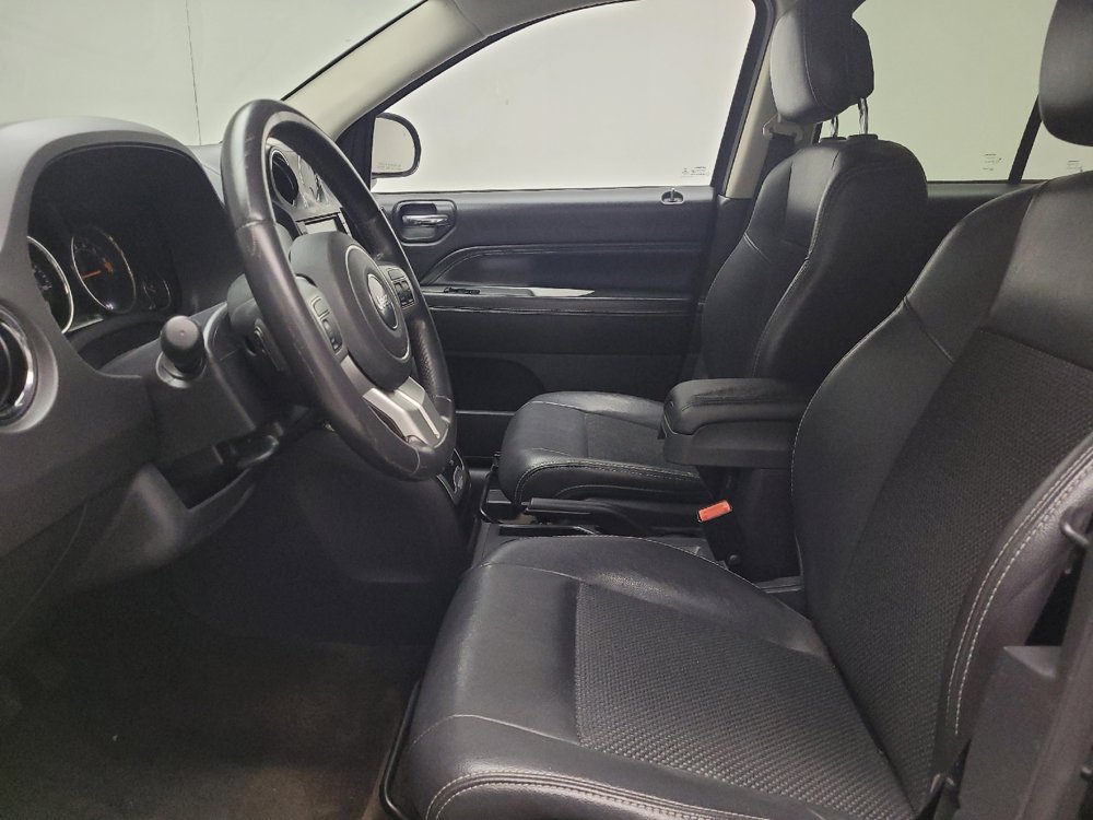 Used 2015 Jeep Compass Latitude AWD/4WD image 17