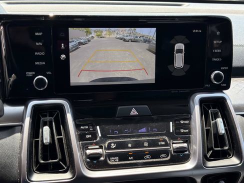 Used 2023 Kia Sorento EX w/ Panoramic Sunroof Package FWD image 28