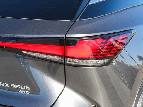 Used 2025 Lexus RX 350h image 8