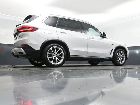 Certified 2022 BMW X5 xDrive45e w/ Premium Package image 45