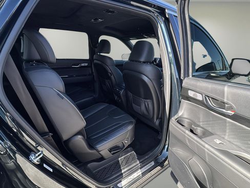 Used 2024 Hyundai Palisade Calligraphy image 14
