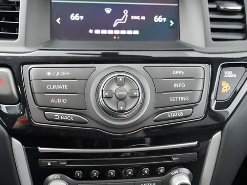 Used 2019 Nissan Pathfinder SV AWD/4WD image 38