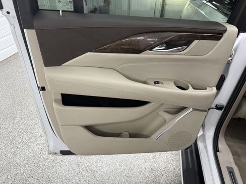 Used 2017 Cadillac Escalade ESV Premium Luxury w/ LPO, Radiant Package image 33