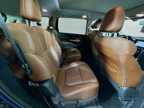 Used 2019 Subaru Ascent Touring w/ Popular Package #3 AWD/4WD image 35
