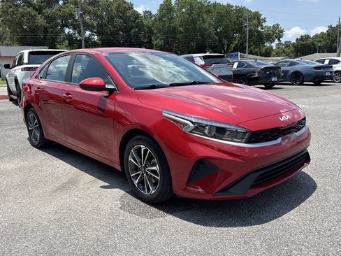 Used 2023 Kia Forte LXS FWD image 7