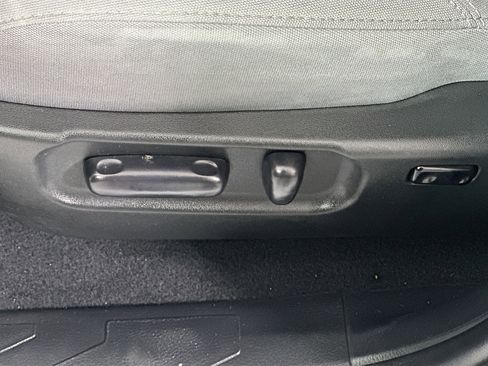 Used 2023 Toyota Tacoma SR image 13