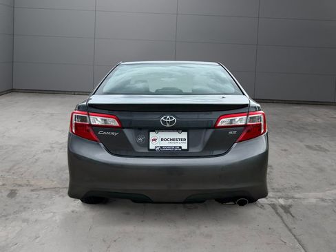 Used 2014 Toyota Camry SE FWD image 4