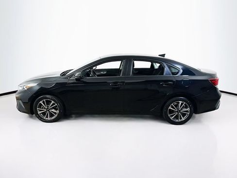 Used 2023 Kia Forte LXS FWD image 4