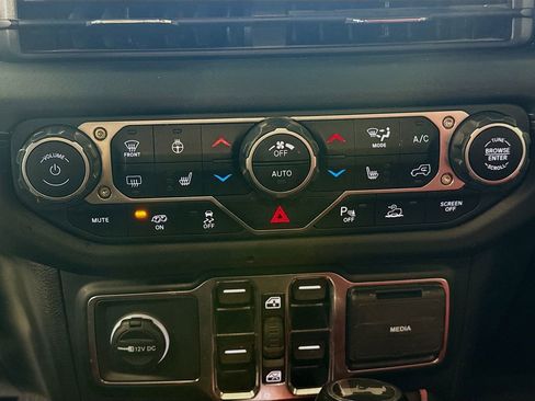 Used 2024 Jeep Wrangler Rubicon 392 image 18