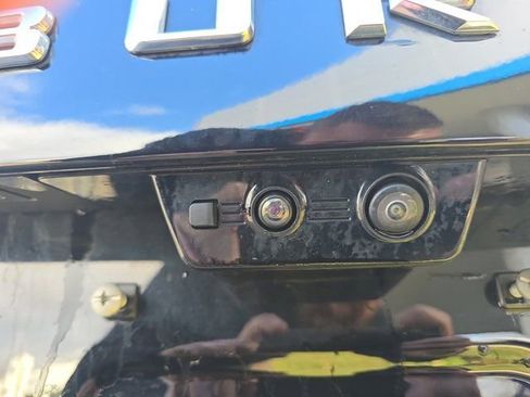 Used 2025 Chevrolet Suburban High Country image 13