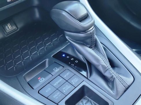 Used 2024 Toyota RAV4 LE image 21