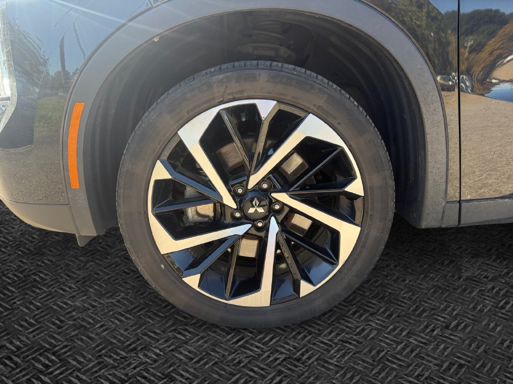 Used 2022 Mitsubishi Outlander SE AWD/4WD image 11