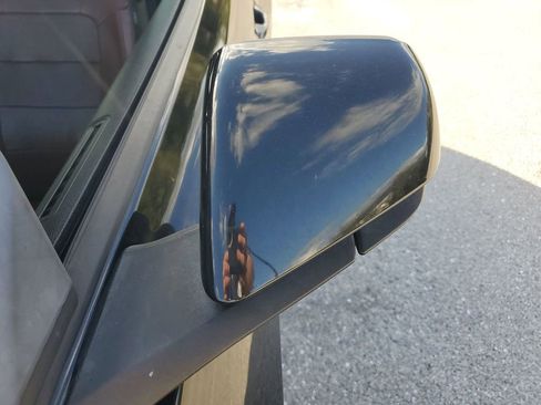 Used 2017 Ford Mustang Premium image 21