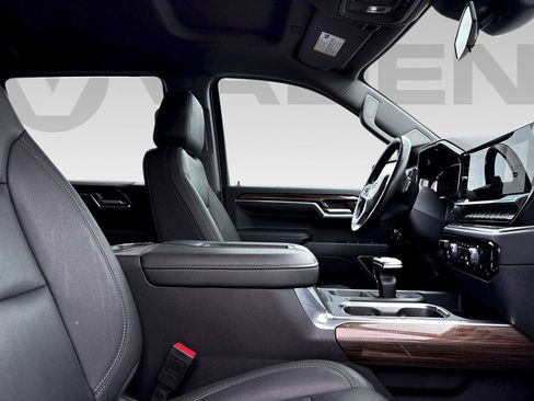 Used 2022 Chevrolet Silverado 1500 LT Trail Boss w/ Convenience Package II image 10