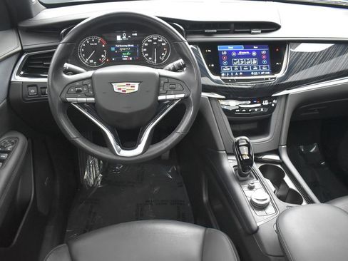 Certified 2024 Cadillac XT6 Premium Luxury w/ LPO, Floor Liner Package AWD/4WD image 14
