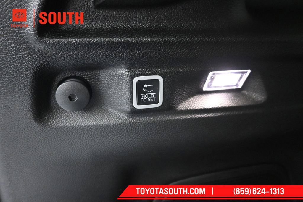 Used 2026 Jeep Grand Cherokee L Limited AWD/4WD image 34