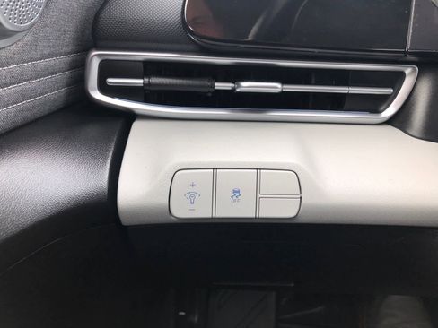 Certified 2024 Hyundai Elantra Limited image 11