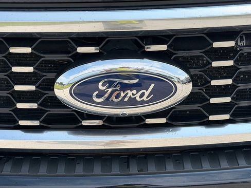 Used 2025 Ford F450 Platinum w/ Platinum Plus Package AWD/4WD image 16