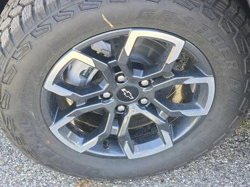 New 2026 Chevrolet Equinox ACTIV w/ Convenience Package III image 20