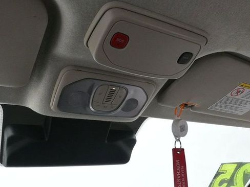 Used 2025 RAM ProMaster 2500 w/ Convenience Group image 19