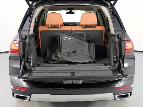Used 2022 BMW X7 xDrive40i w/ Premium Package image 10