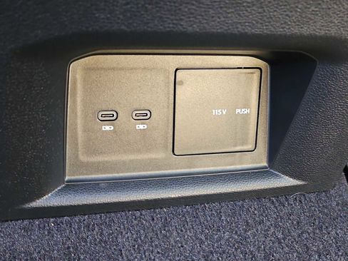 Certified 2021 Volkswagen Atlas Cross Sport SEL AWD/4WD image 23