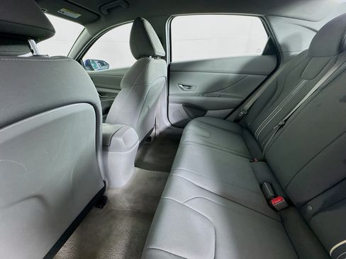 Used 2023 Hyundai Elantra SEL w/ Convenience Package FWD image 24