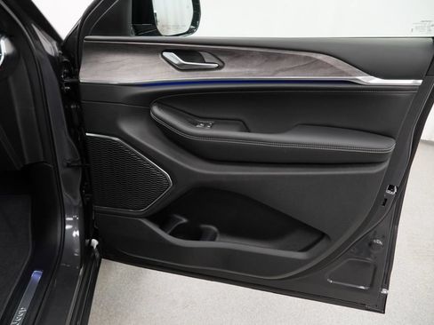 Certified 2025 Jeep Grand Cherokee Overland w/ Trailer Tow Package AWD/4WD image 48