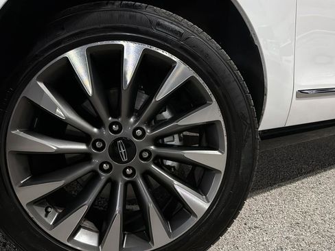 Used 2021 Lincoln Navigator Reserve w/ Luxury Package image 9